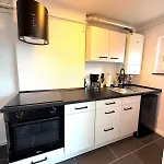 R&s-homes-2025-kitchen,balcony,tv Διαμέρισμα