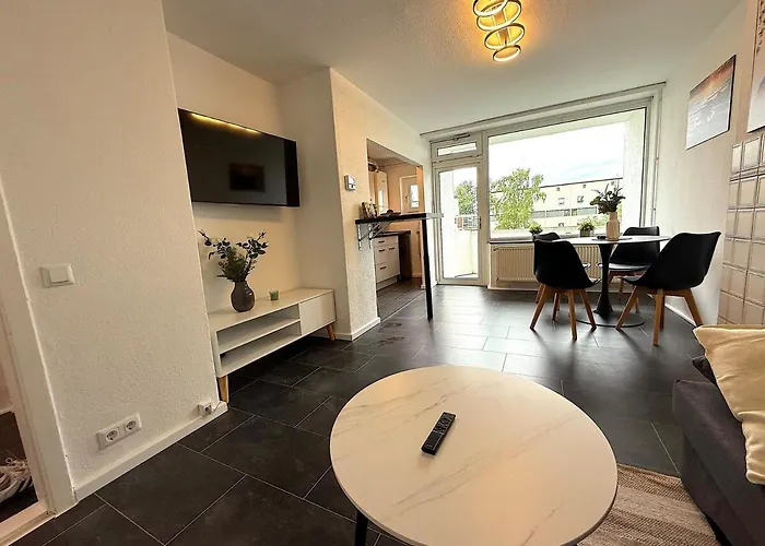 דירה R&s-homes-2025-kitchen,balcony,tv