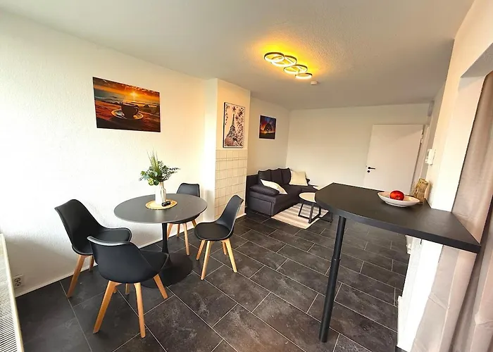 דירה R&s-homes-2025-kitchen,balcony,tv *